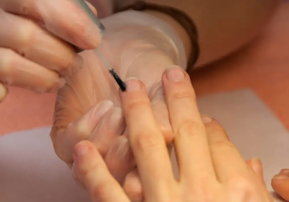 Gdzie kupić manicure japoński? Sprawdź najlepsze oferty i ceny