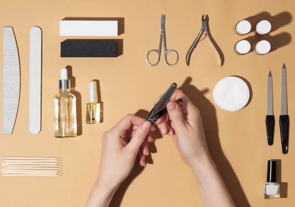 Jak używać przyrządów do manicure, aby uniknąć najczęstszych błędów