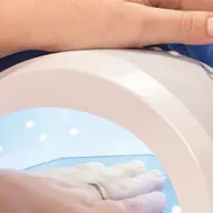 Najlepsze lampy do manicure hybrydowego – uniknij złych wyborów
