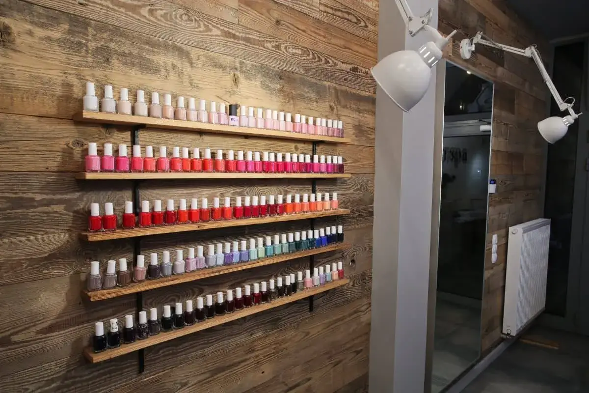 Zdjęcie Czym jest manicure klasyczny? Poznaj jego zalety i proces wykonania