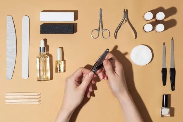 Jak używać przyrządów do manicure, aby uniknąć najczęstszych błędów